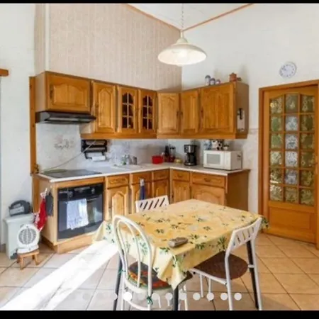 Feuillade Ancien Partagé Alloggio in famiglia *